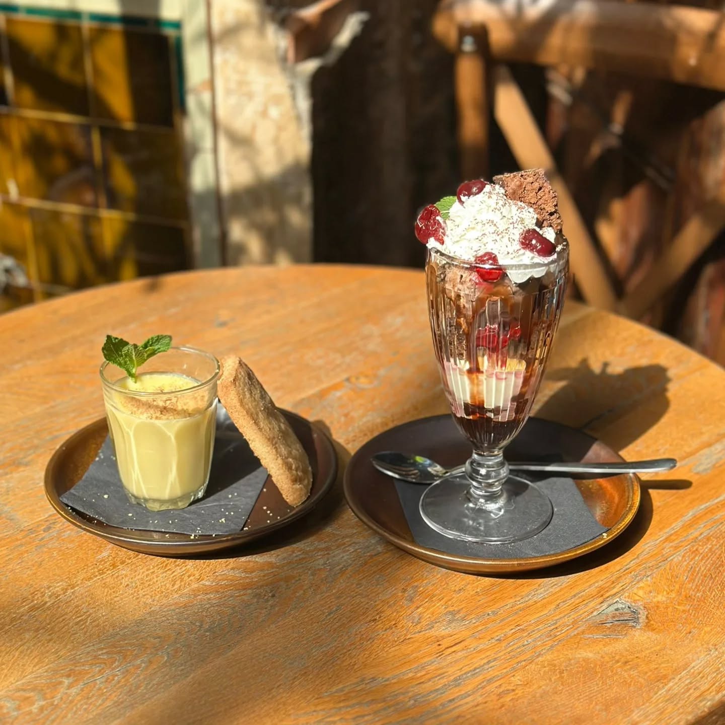Summer just got a little sweeter... 😏
Introducing the two latest additions to our menu, Elderflower & lemon posset with shortbread and Chocolate & Cherry brownie sundae 😋
Go on... Treat yourself! You know you want to 😉