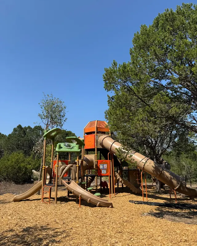 Avance de obra: juegos infantiles del parque de Artesa