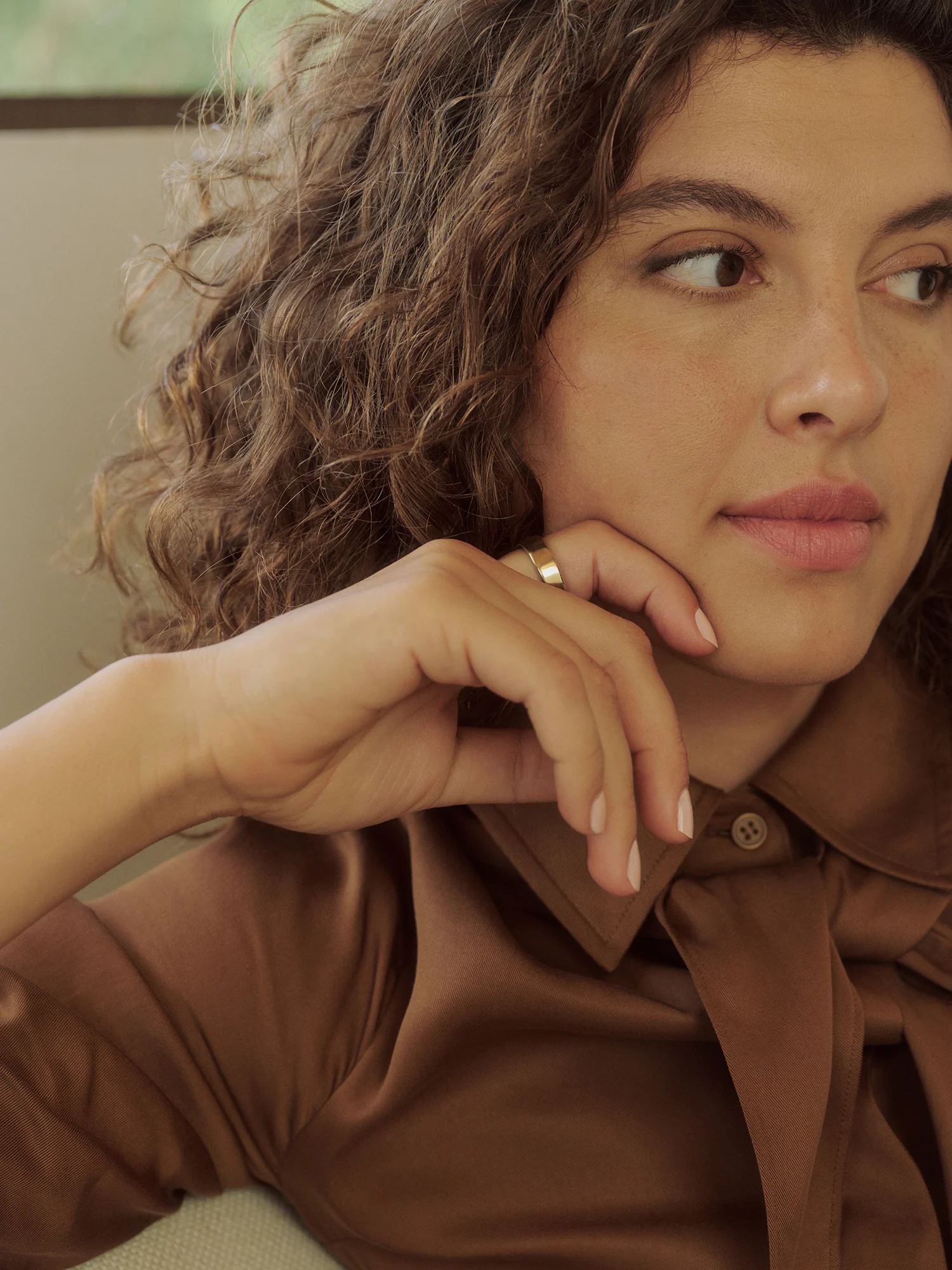 Woman wearing an Oura Ring