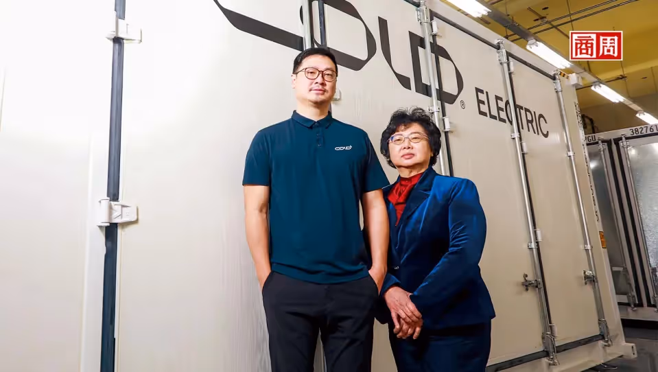 王貴雲與次子陳信生兩代共同努力為台灣電池打拼