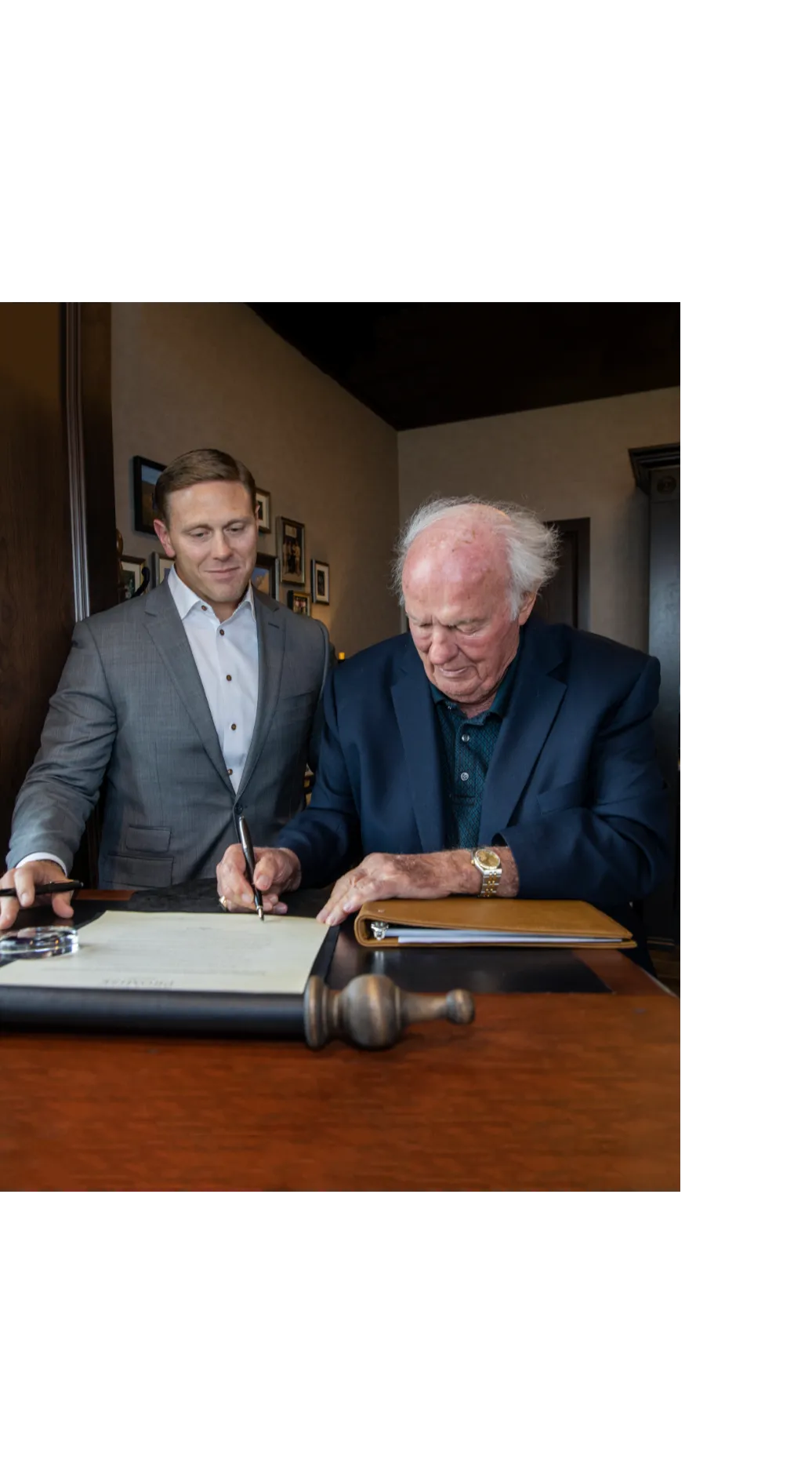 Denny Sanford with Bill Gassen, Presiden & CEO of Sanford Health