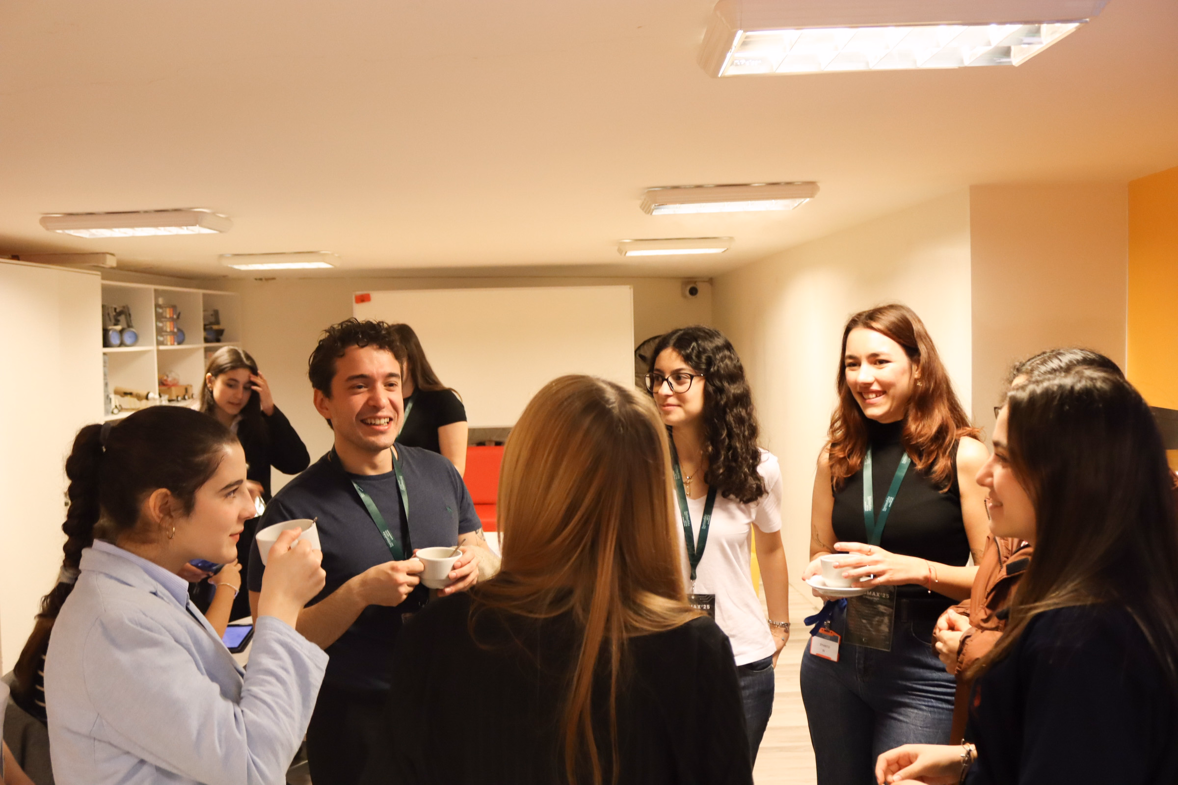 Novus team engages with students at INNOMAX '25.