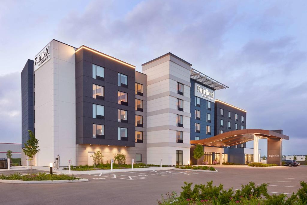 Exterior of an independent select-service hotel using Event Temple hotel sales software