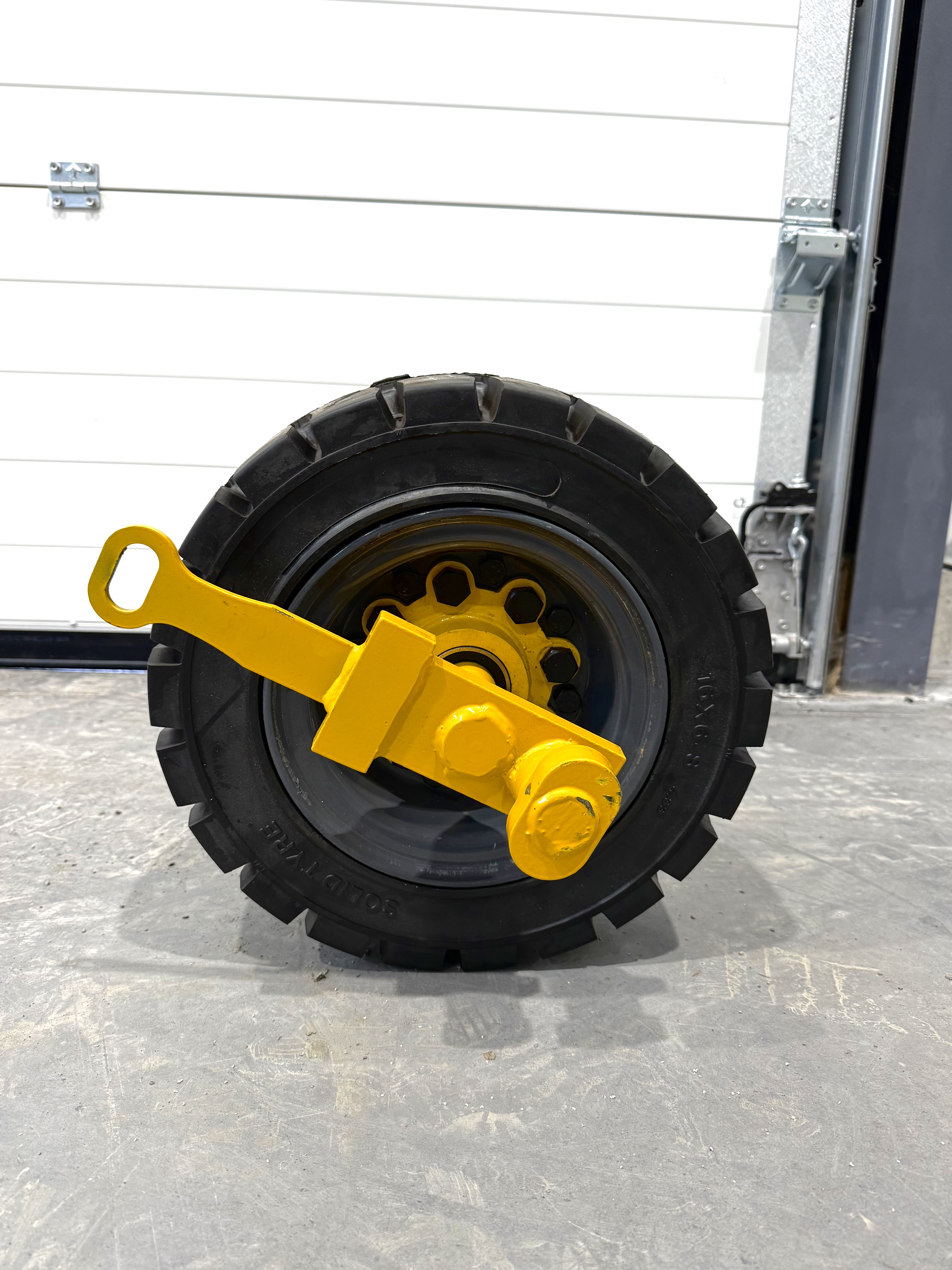 Roues gonflables pour container