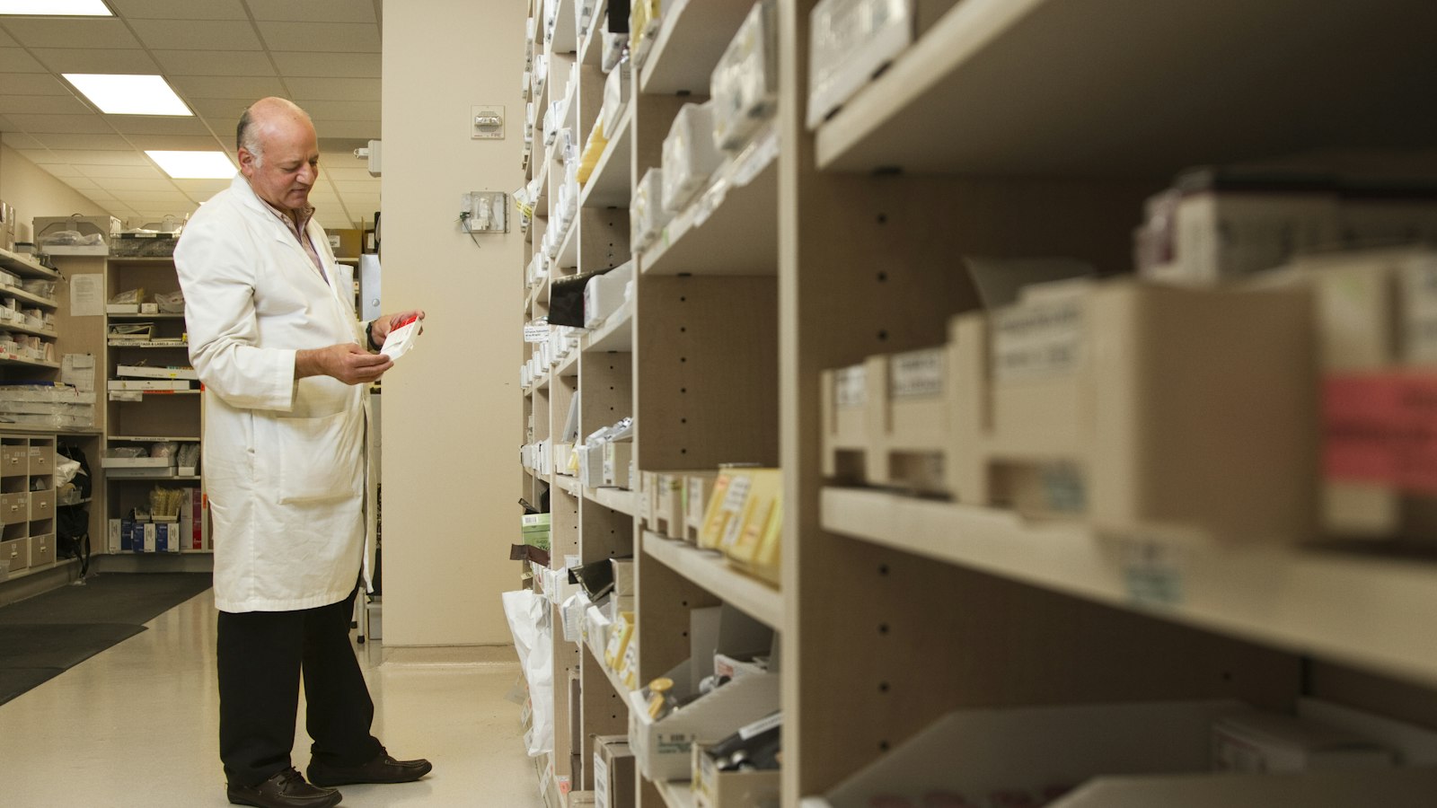 Explore the Rewarding Career Path of Pharmacy Technician Jobs