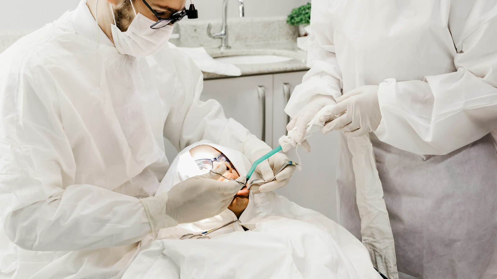 Phlebotomy or Dental Assistant: Choosing the Right Healthcare Career Path for You