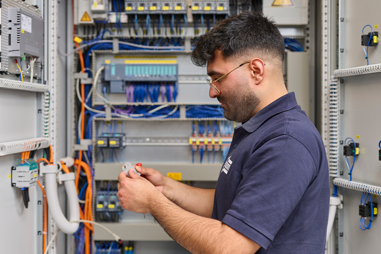 Elektroniker / Mechatroniker Außendienst (m/w/d)