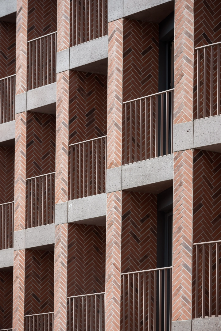 Architektura 8 L