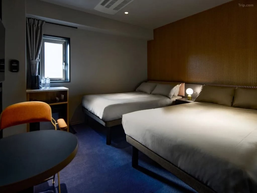 BASE LAYER HOTEL 福岡