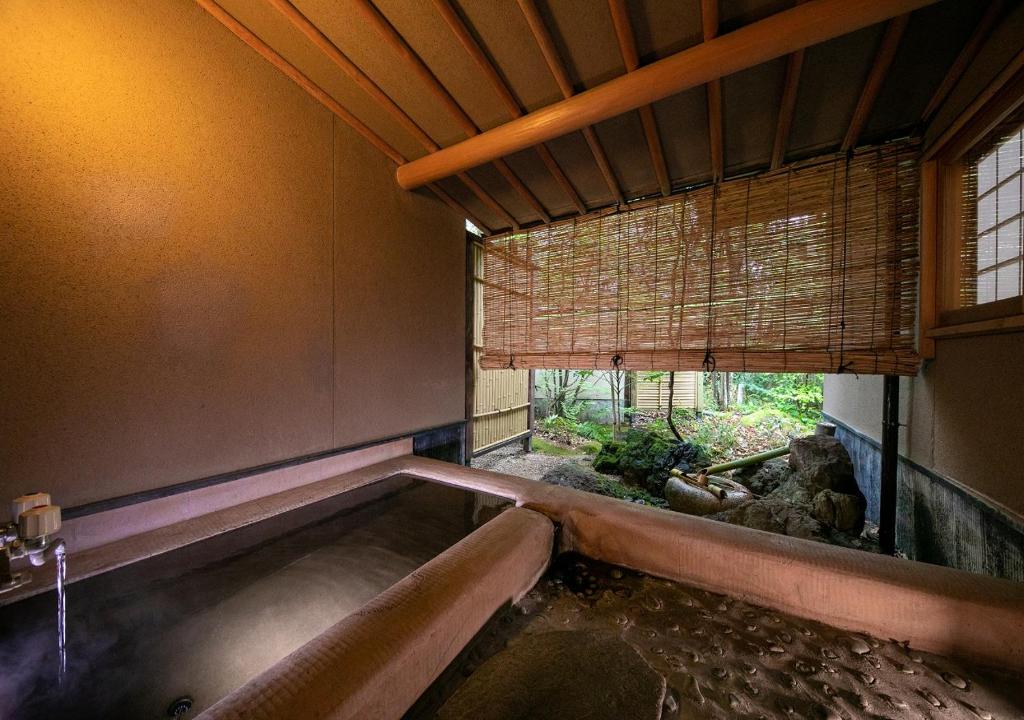 2.溫泉日之春旅館 (Hinoharu Ryokan)