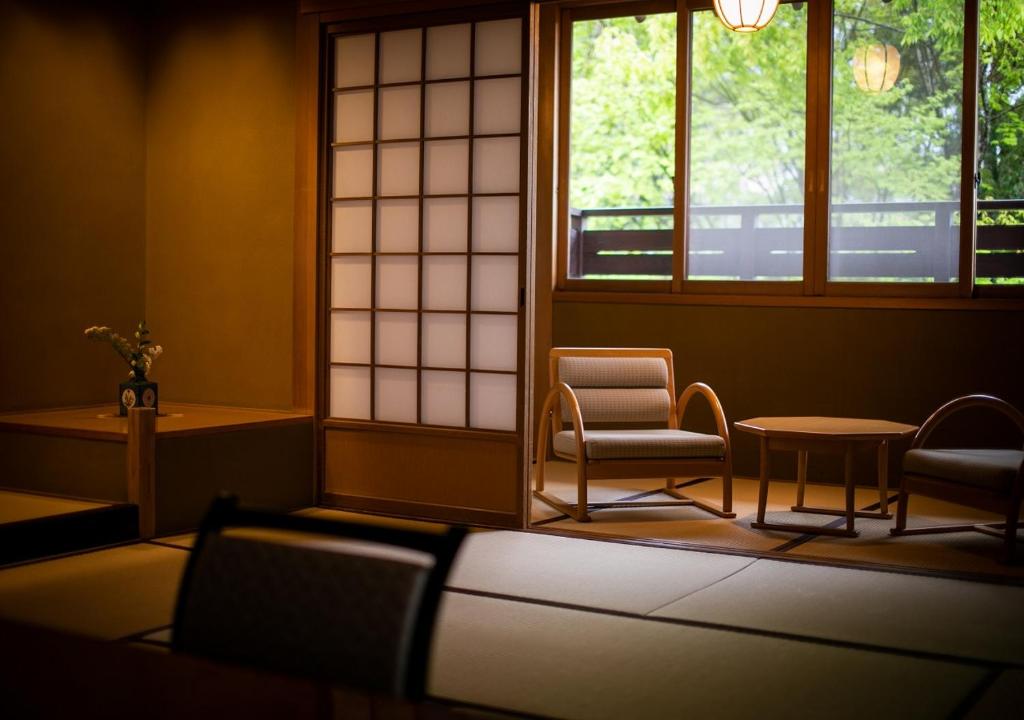2.溫泉日之春旅館 (Hinoharu Ryokan)
