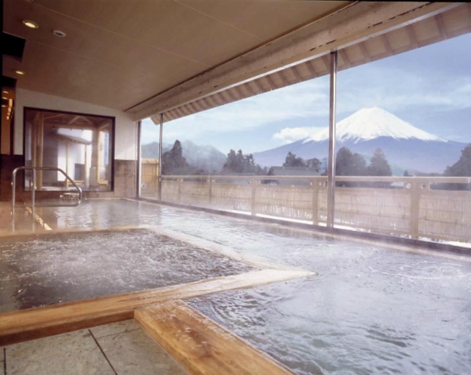 富士河口湖溫泉鄉湖南荘 (Fuji Kawaguchiko Onsen Konansou)