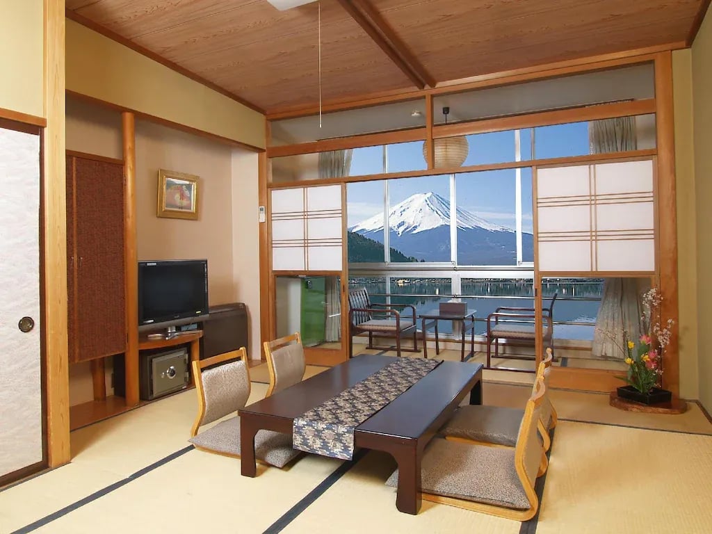 富士山景溫泉酒店推薦 3： 富士河口湖溫泉新世紀飯店(Hotel New Century)