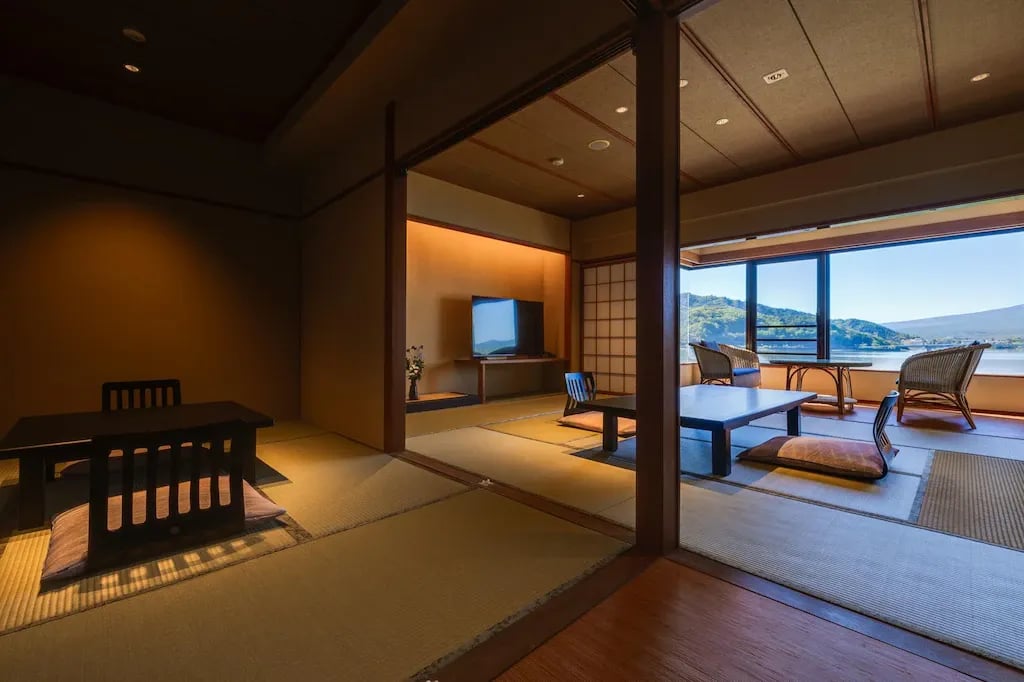 秀峰閣湖月 Shuhoukaku Kogetsu