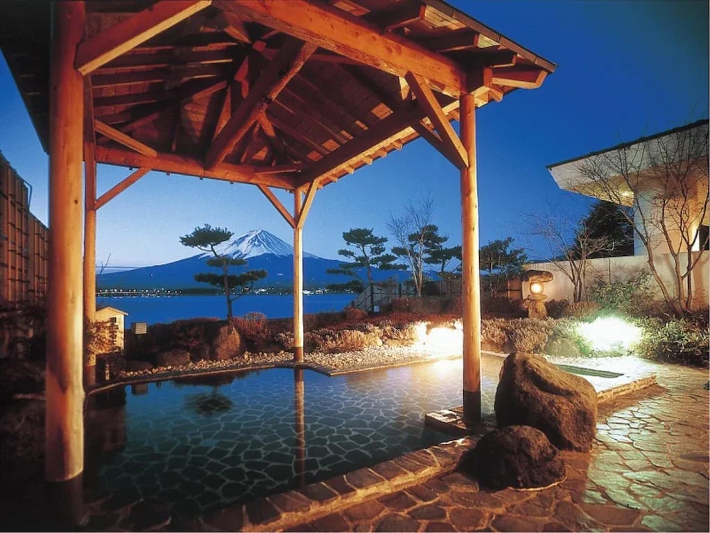 秀峰閣湖月 Shuhoukaku Kogetsu