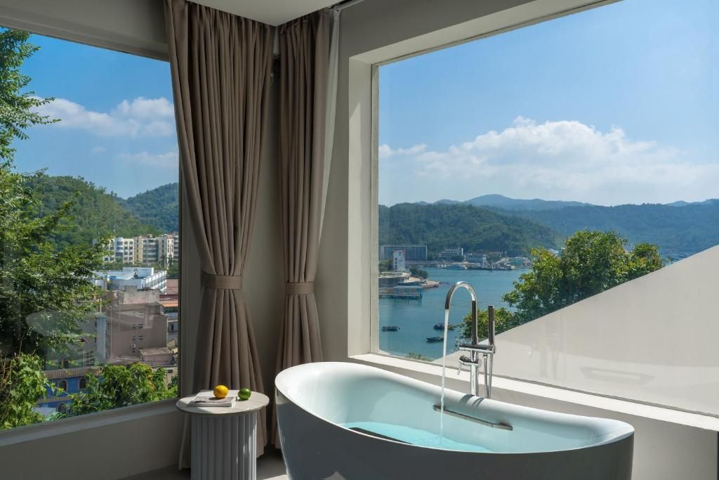 蜜悅深圳藍白聖島懸崖泡池美宿 Miyue Shenzhen Blue and White Island Cliff Pool Beauty Hostel