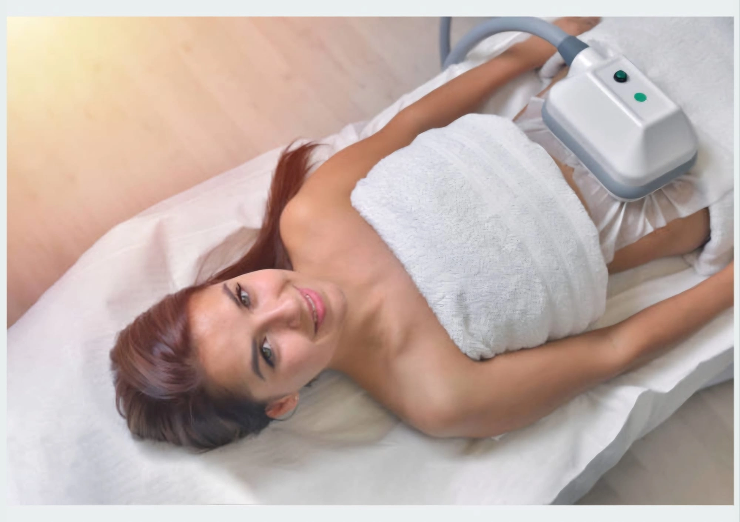 Frauen bei einer Gesichtsmassage von Kosmetik Winterhude