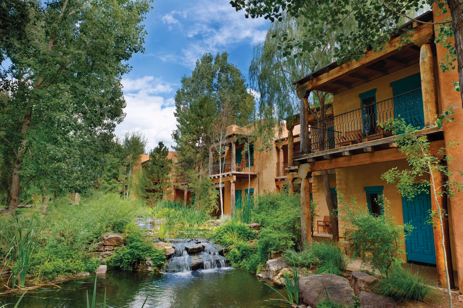 El Monte Sagrado grounds