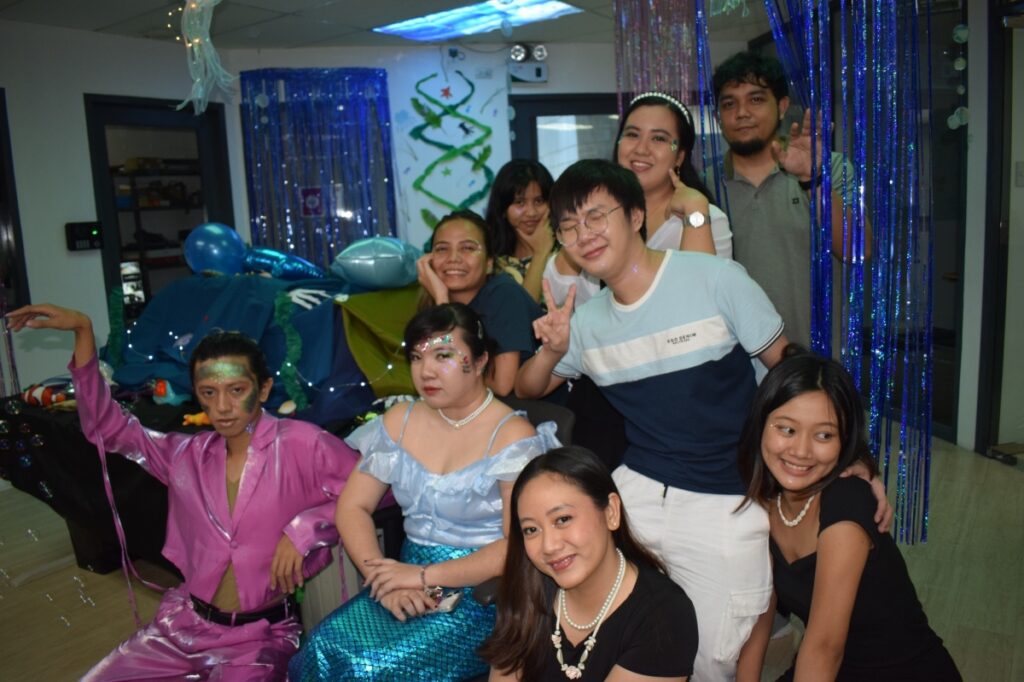 kdci-halloween-2023-backoffice-sirena-themed-booth