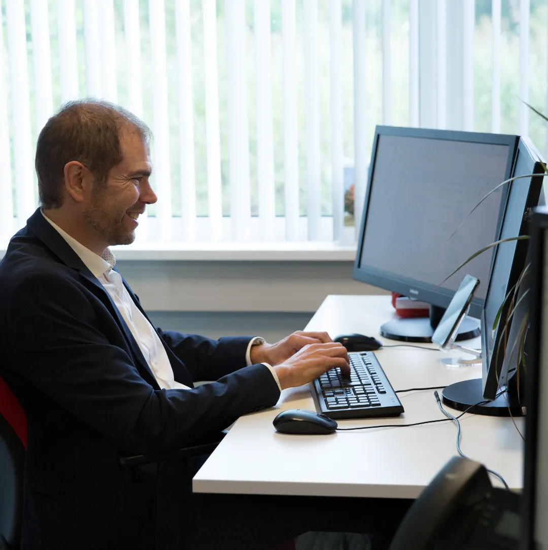 Ontdek alle functionaliteiten van Yoobi Projectmanagementsoftware door ons e-book te downloaden. 