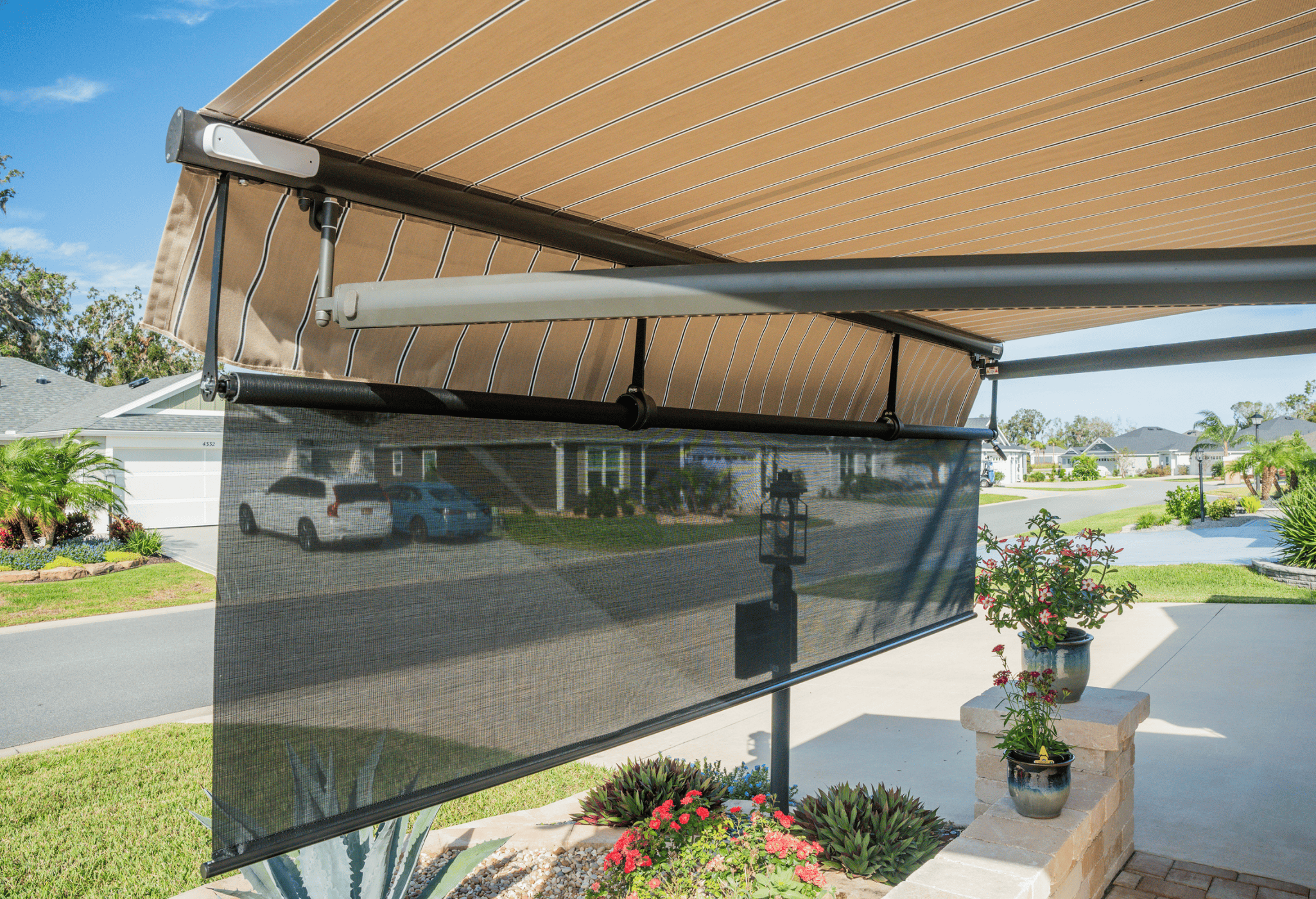 retractable awning