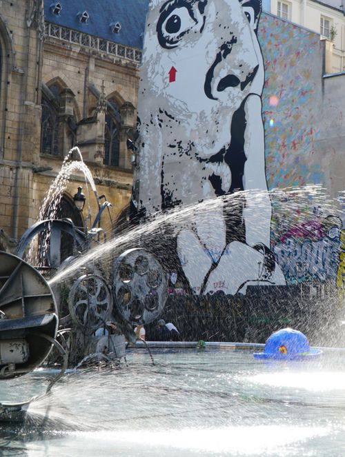 La Fontana Stravinsky dove Niki de Saint Phalle e Jean Tinguely danzano ancora insieme