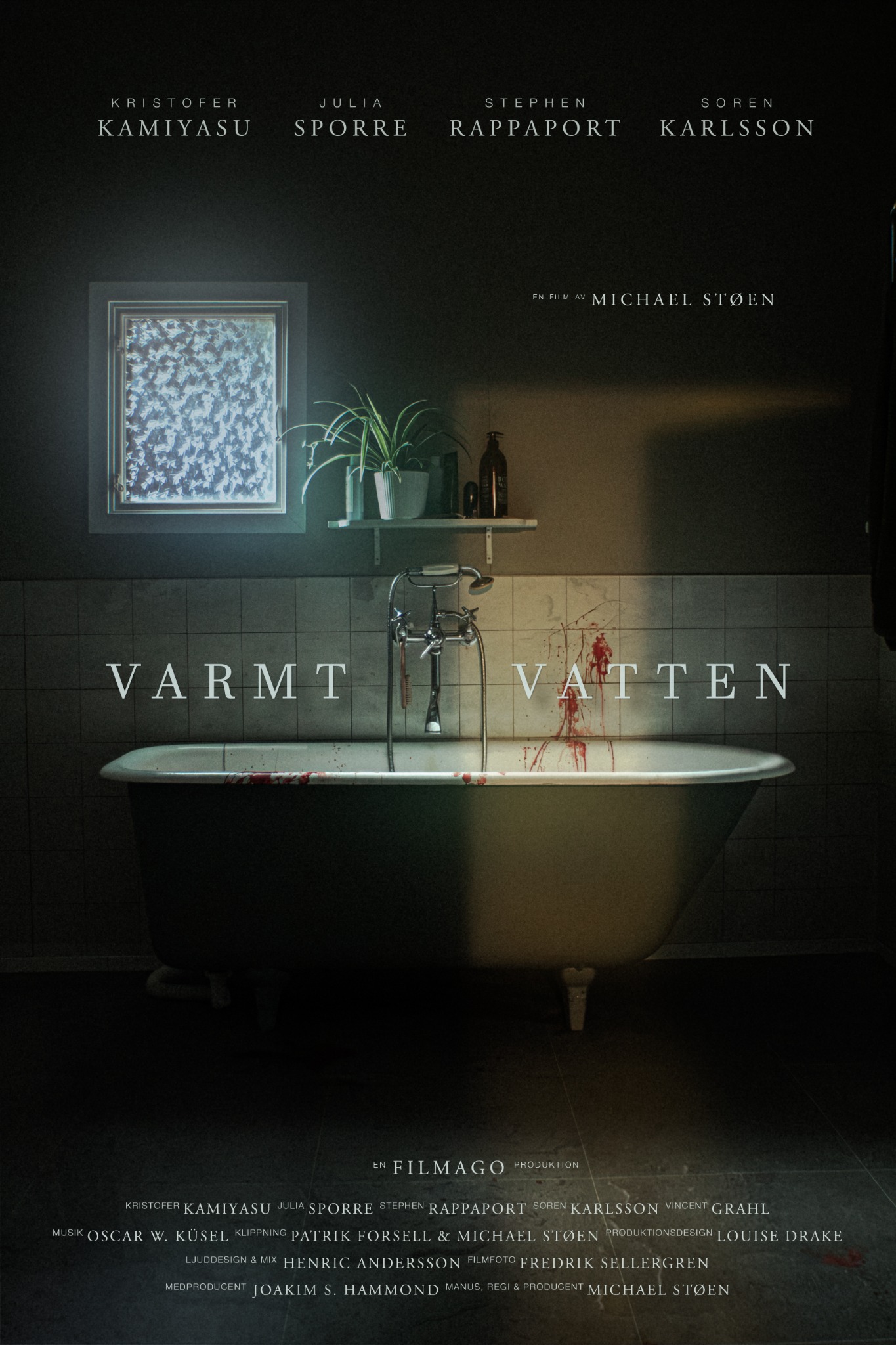Varmt Vatten short film poster showing a blood-stained bathtub