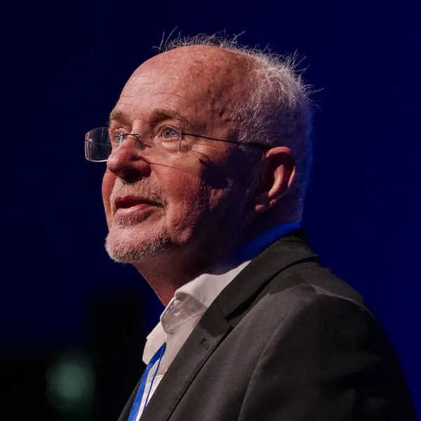 Dr. Peter Mowforth