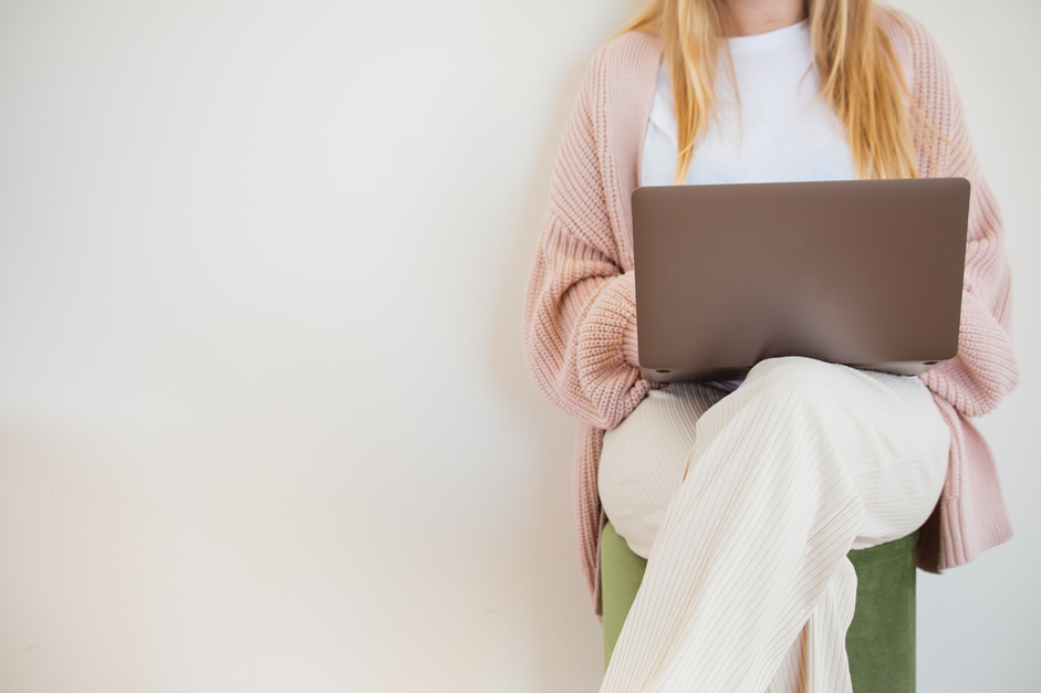 Above and Beyond Therapy explains that the best jobs for autistic people allow independent work time.
