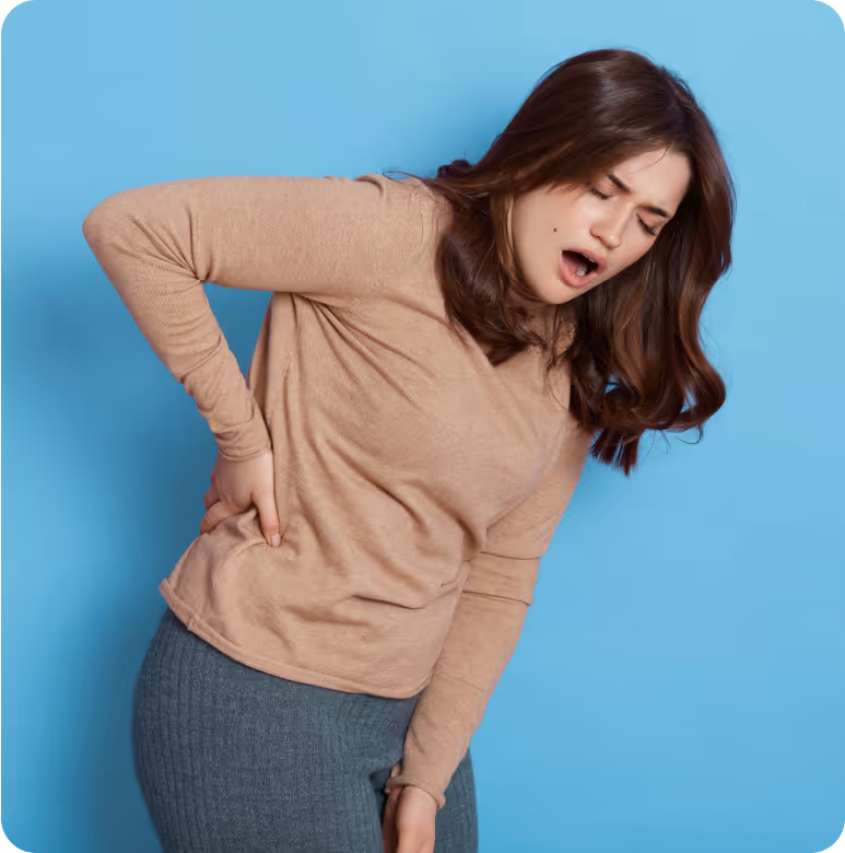 a person with her back pain