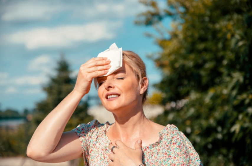 Menopausa e benessere in estate: guida pratica per superare i disagi stagionali