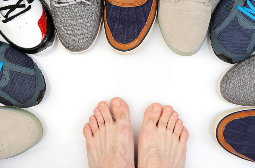 piedi e scarpe