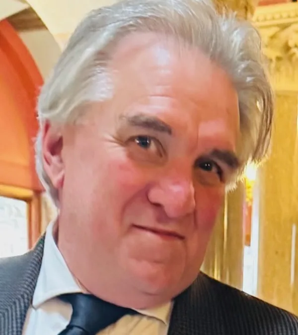 Walt Glomb headshot