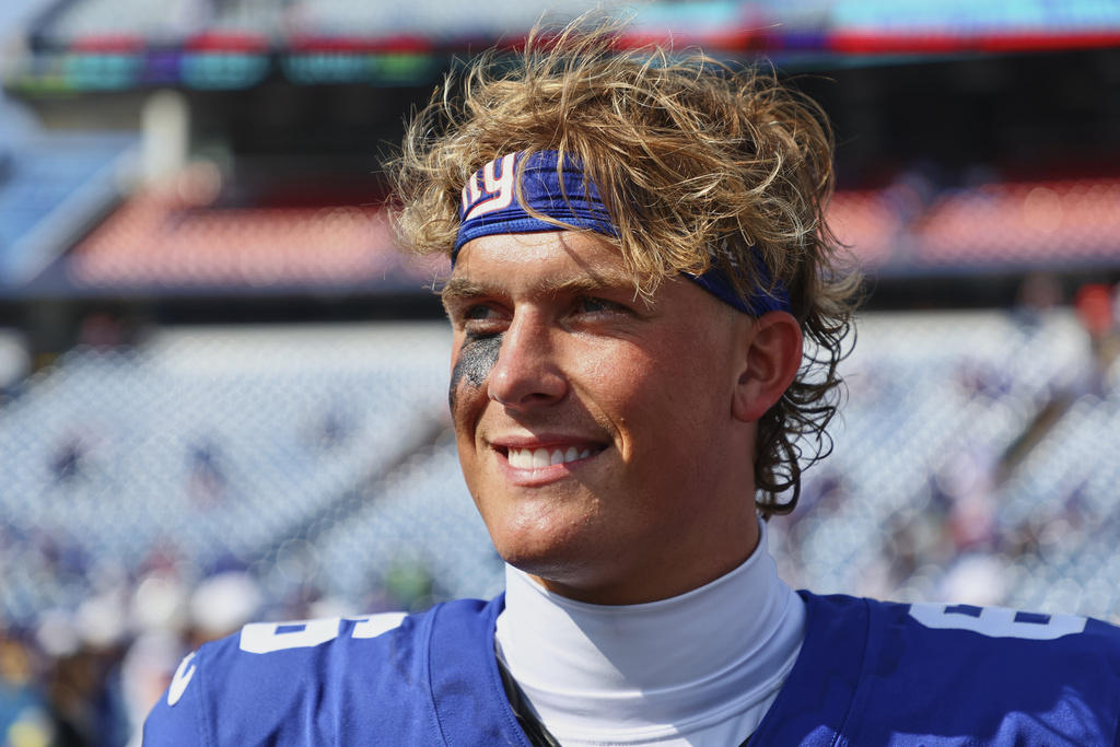 Giants rookie QB Jaxson Dart makes his New York debut. How will the rookie impact our Jets vs. Giants predictions and NFL DFS picks for PrizePicks on Saturday?
