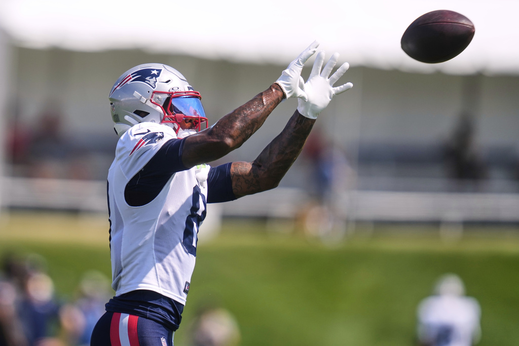 When will we see the New England debut of new Patriots WR1 Stefon Diggs?