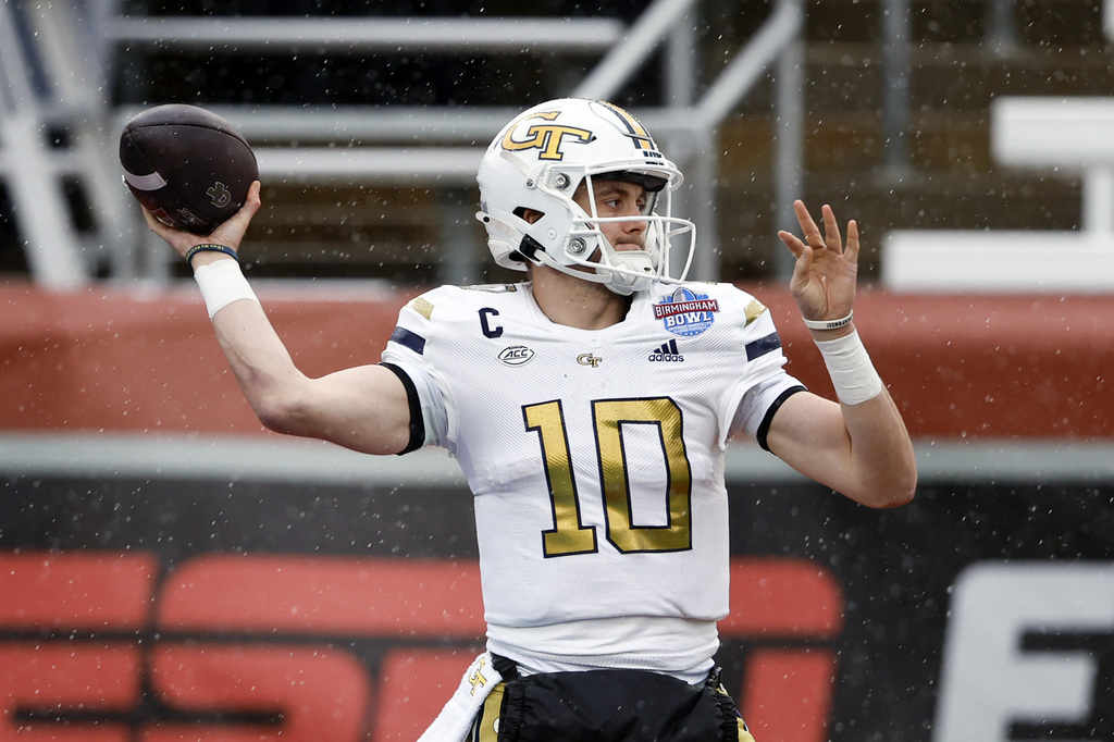 Georgia Tech QB Haynes King is a top CFB DFS pick today on Friday, August 29, for Week 1 College Football on PrizePicks.
