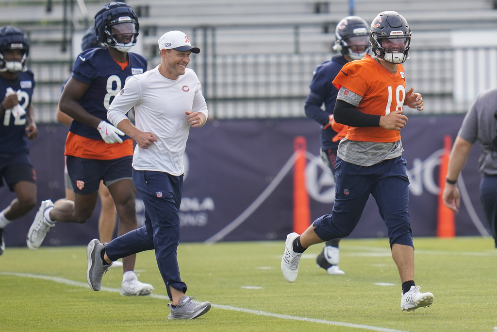 Bears QB Caleb Williams and new coach Ben Johnson will begin a new era in Chicago tonight in the Bears vs. Vikings game on Monday Night Football.