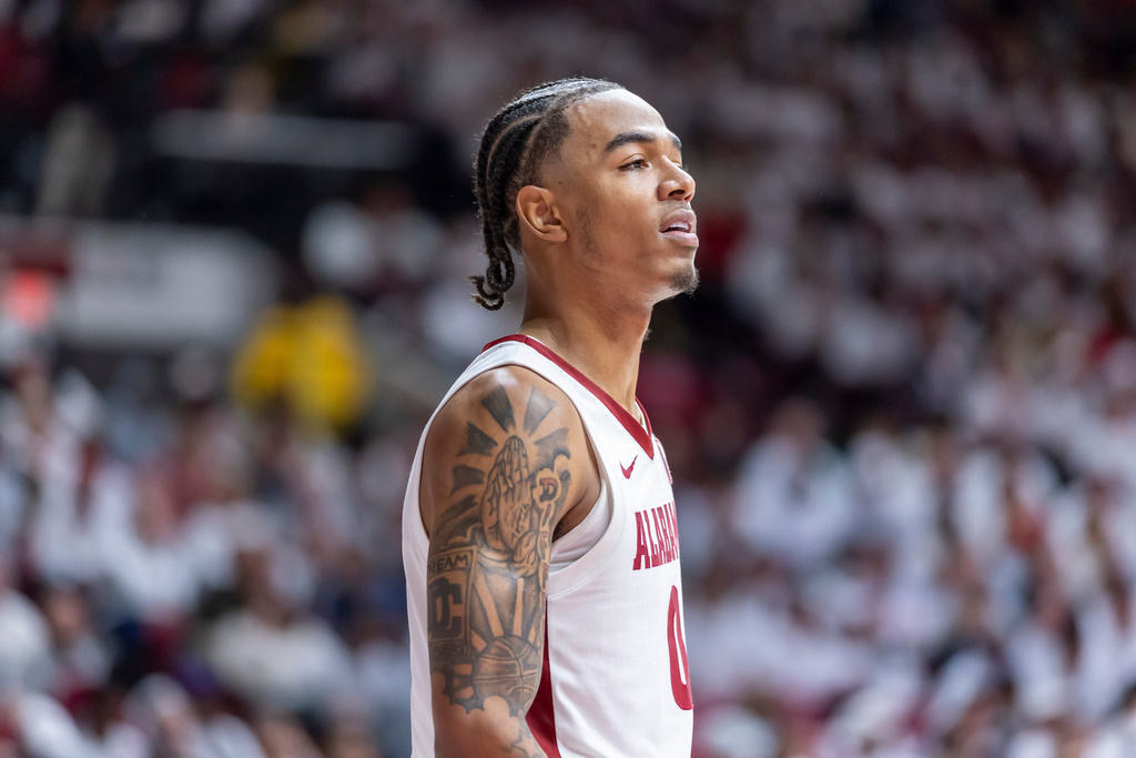 Alabama Crimson Tide G Labaron Philon Jr. reacts during the second half of a game.