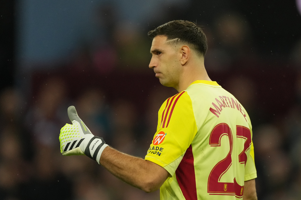 Aston Villa GK Emiliano Martinez reacts in a match vs. Bologna.