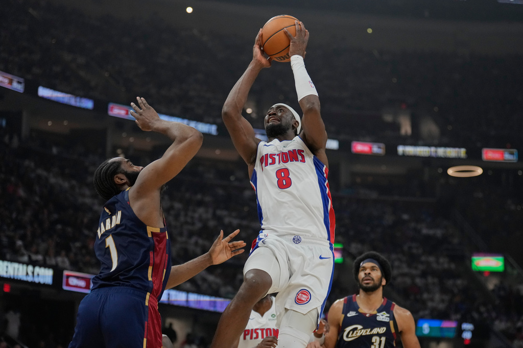 Pistons G Caris LeVert goes up for a shot vs. the Cavaliers.