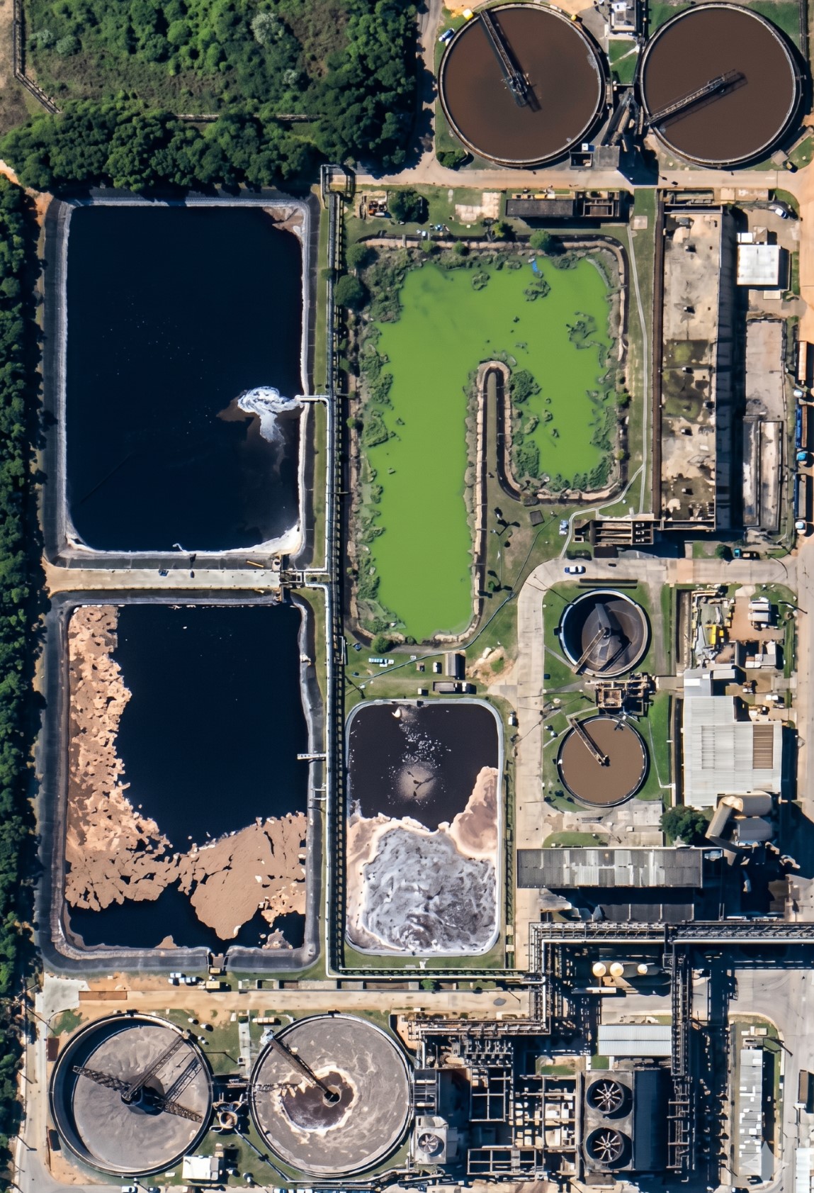 Floating Covers for Process Industries: Evaporation, Algae, and Odor Control in Storage and Process Ponds