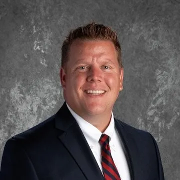 Lou Kramer Headshot