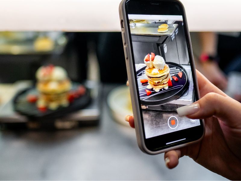 Viral-Ready Social Media Tips from a QSR Marketing Agency