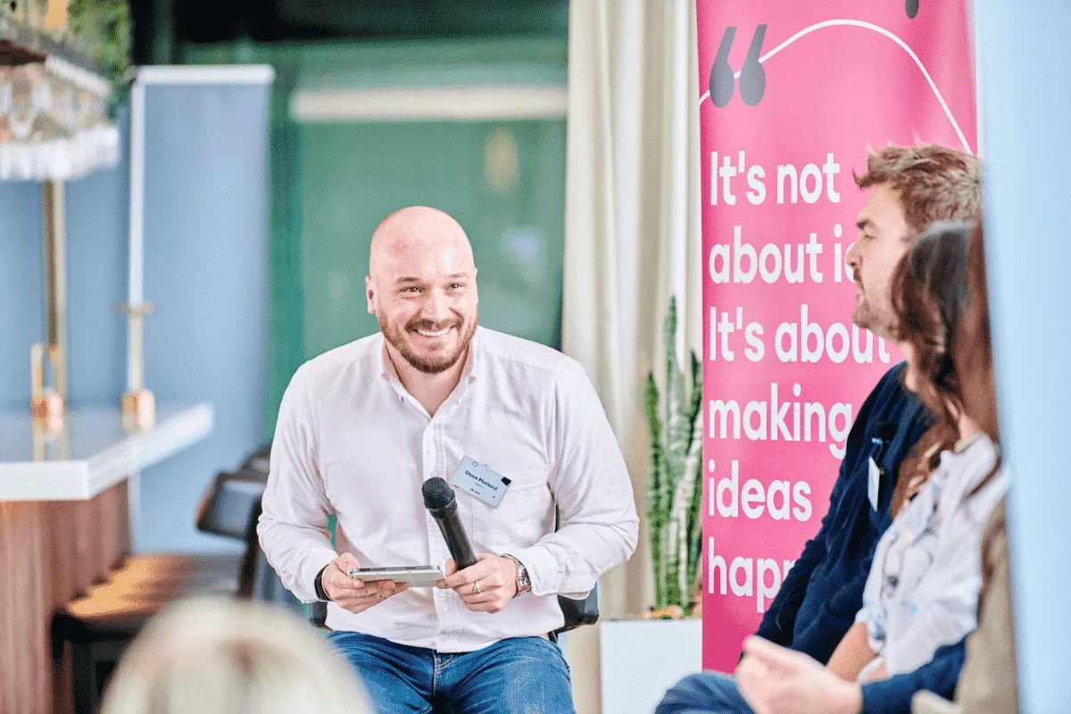 Leighton CTO Steve Morland moderating the on:tech panel.