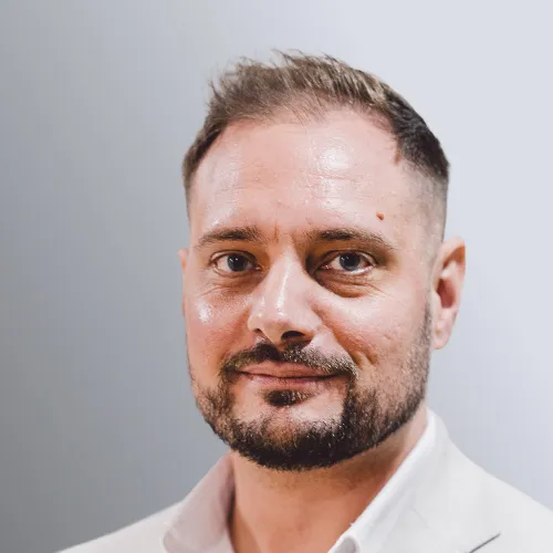 Portrait of Lee James Gilmore