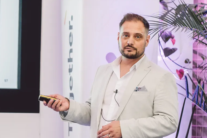 Portrait of Lee James Gilmore