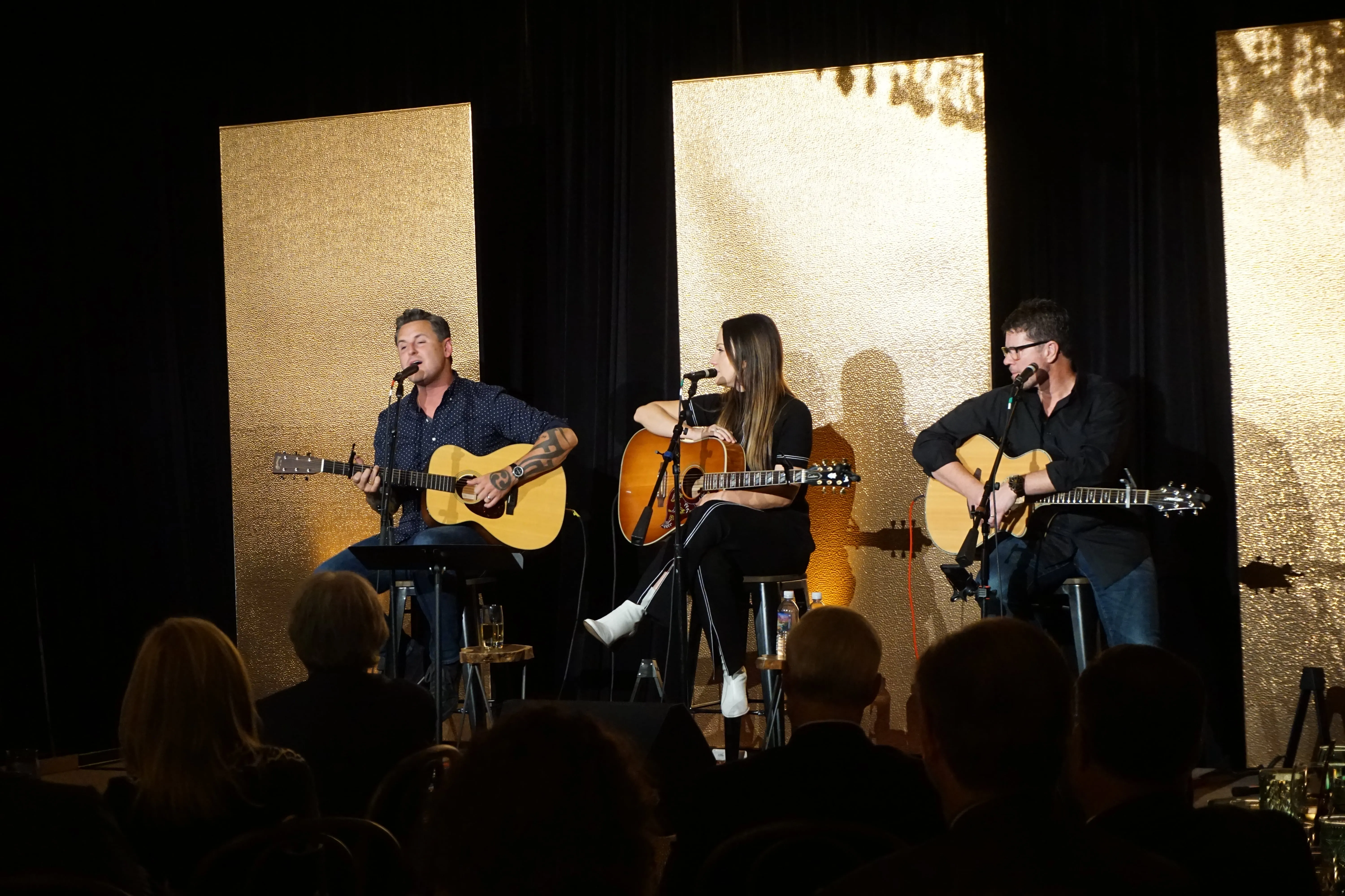the warren brothers, josh kear, and jessi alexander playing a songwriters round