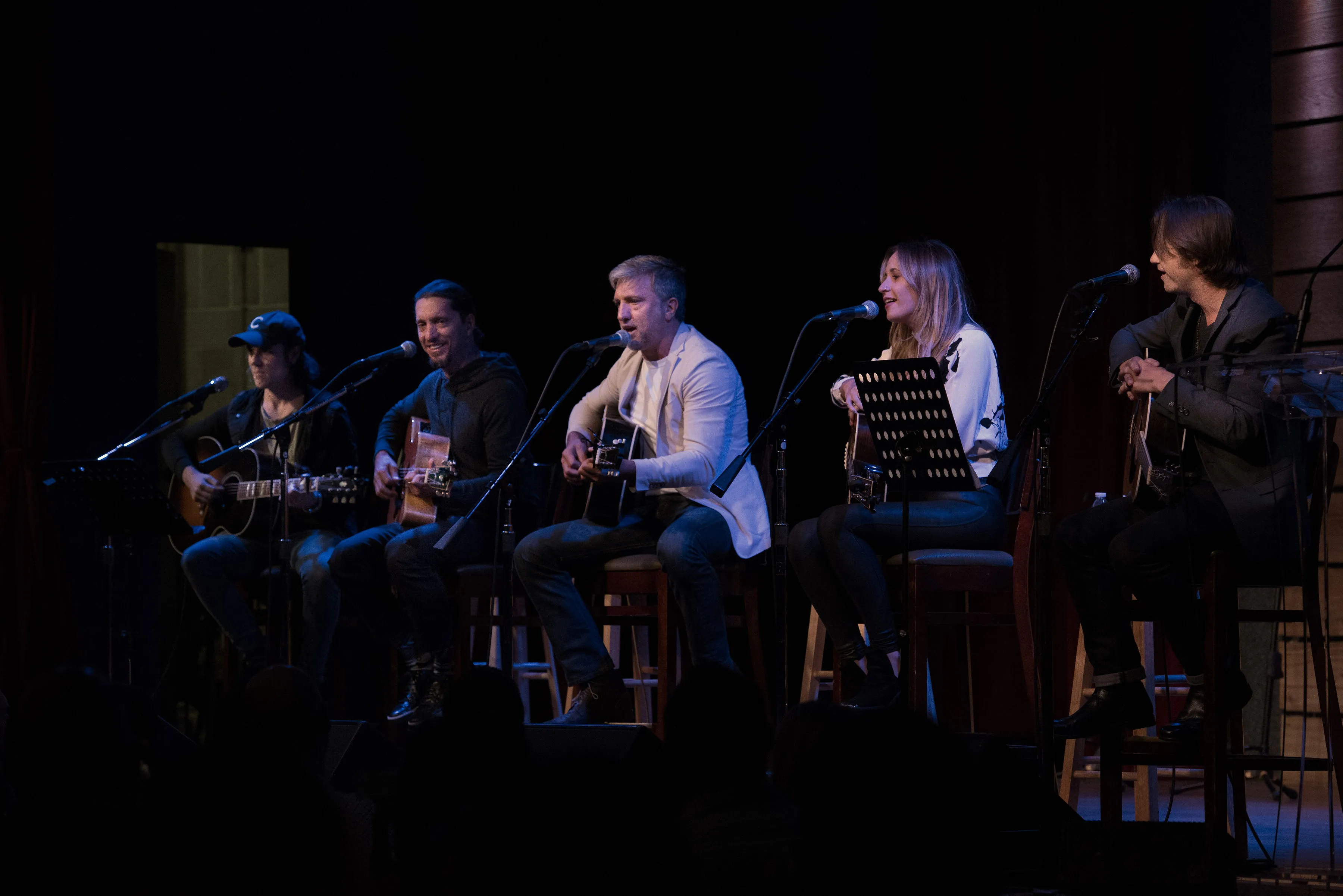 the warren brothers, josh kear, and jessi alexander playing a songwriters round