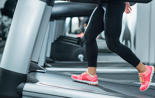 Caminhada é, sim, um excelente exercício! Com inclinação, então, melhor ainda!