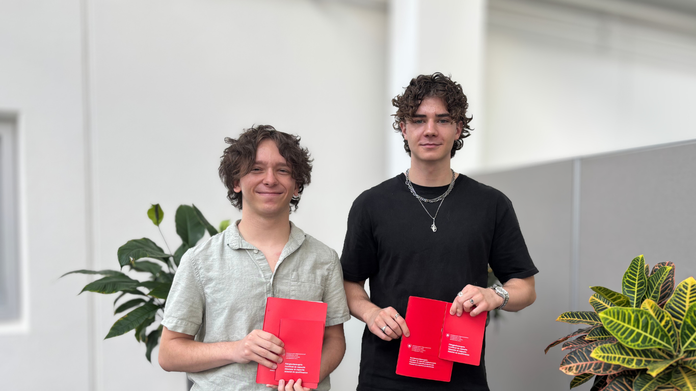 Erfolgreicher Lehrabschluss von Ruben Schumacher und Dominic Unternährer 2025